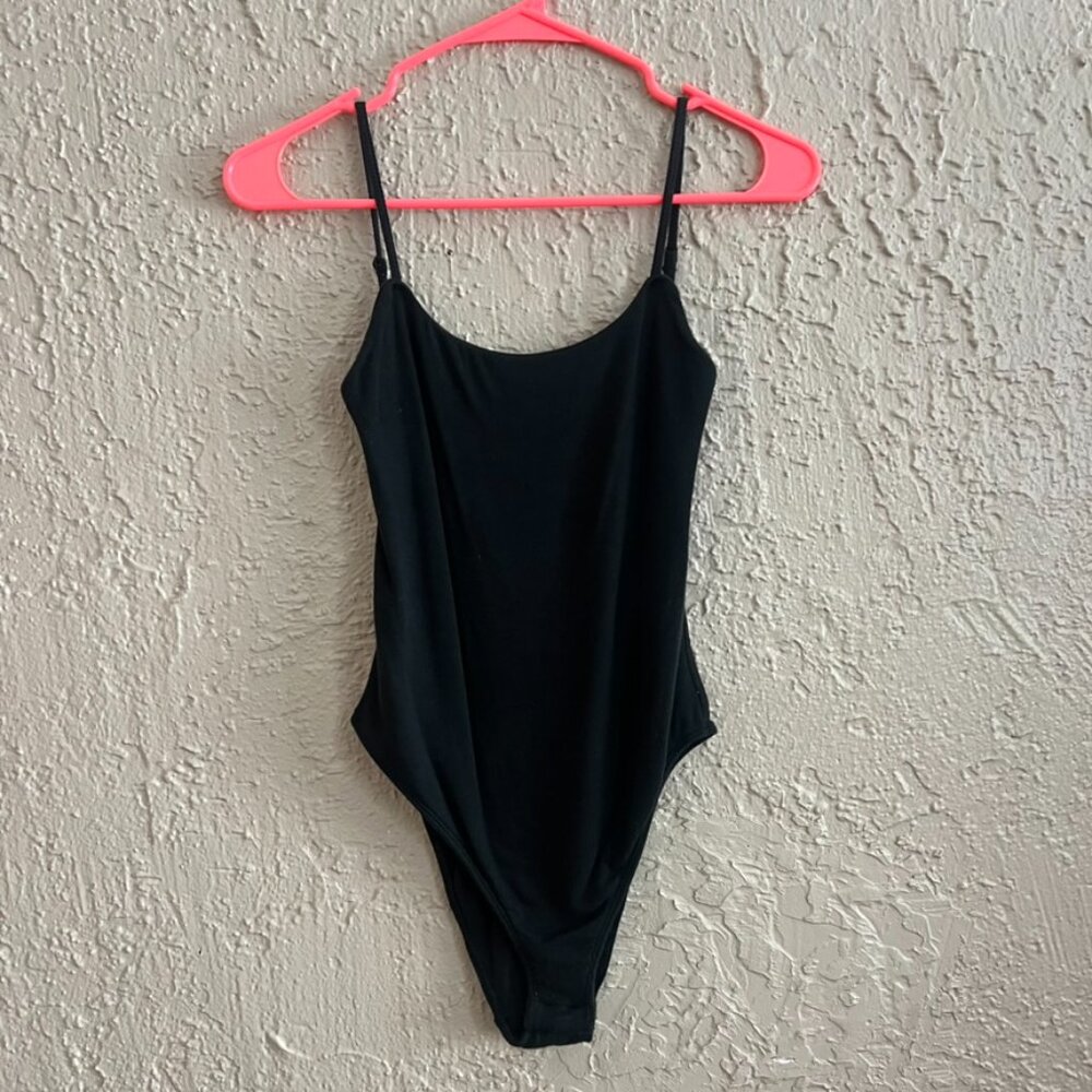 ⭐️ Calvin Klein Low Back Ribbed Bodysuit - Picture 2 of 10